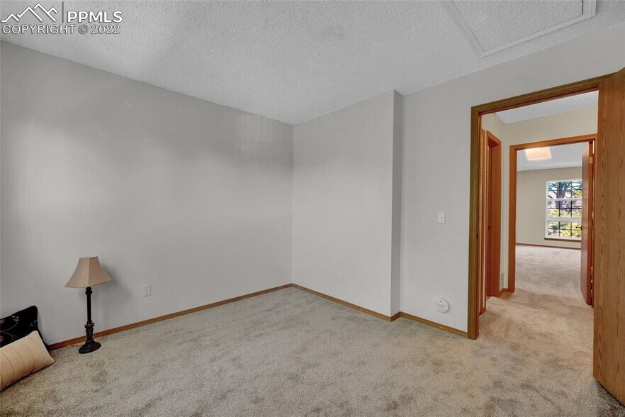 Building Photo - 3467 Queen Anne Way