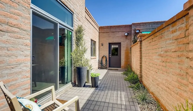 Building Photo - 6834 N 17th Pl