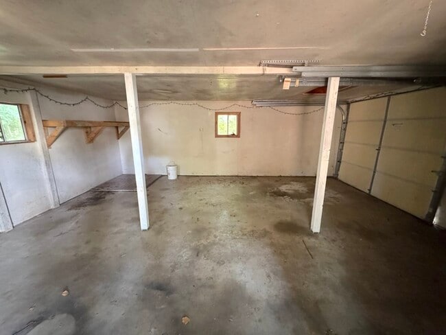 Building Photo - Charming Two-Bedroom Single Family Home with Detached Garage