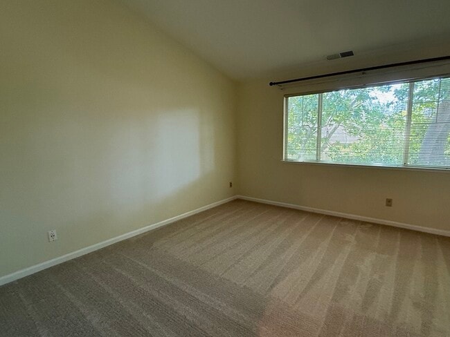 Building Photo - 538 Mill River Ln