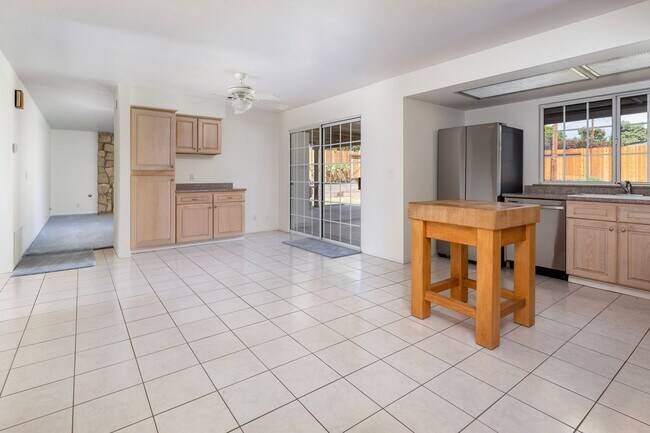 Building Photo - 316 Cambridge Dr