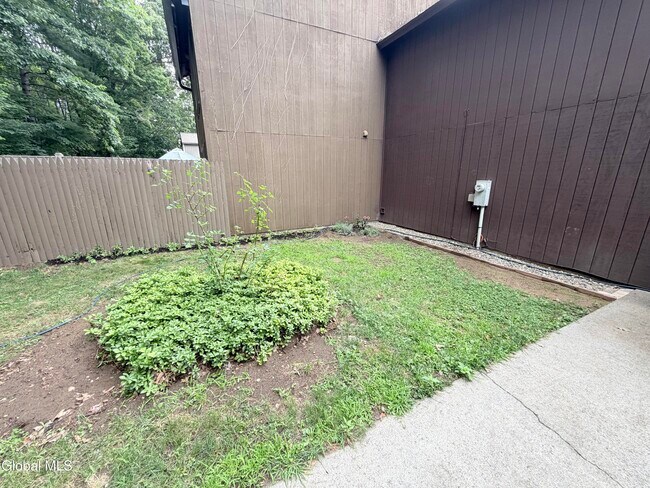 Building Photo - 44 Thimbleberry Rd