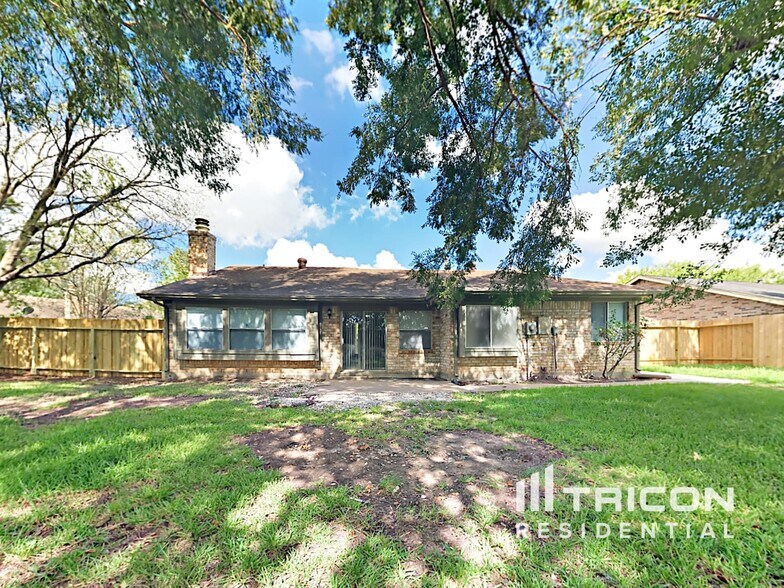 Primary Photo - 9515 Denbridge Dr