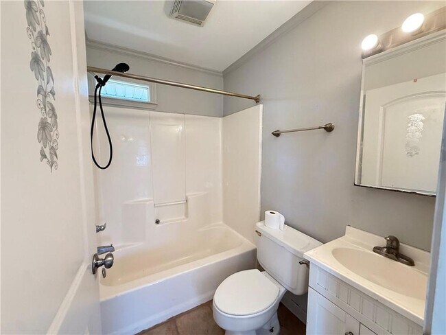 Building Photo - 628 Radiance Ave