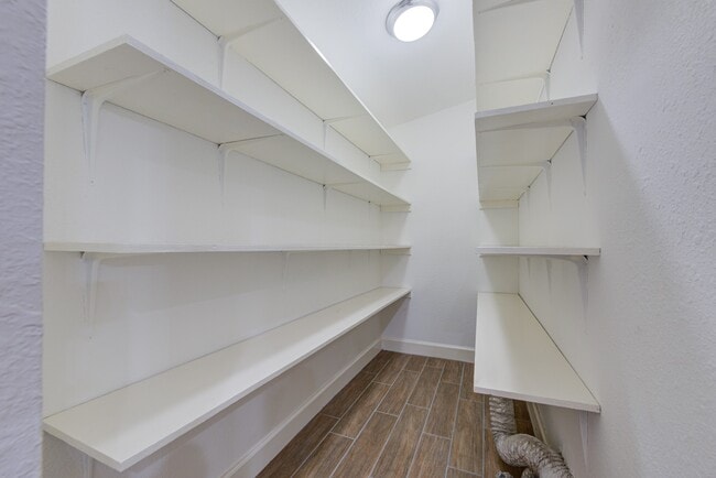 Building Photo - 6522 Linden St