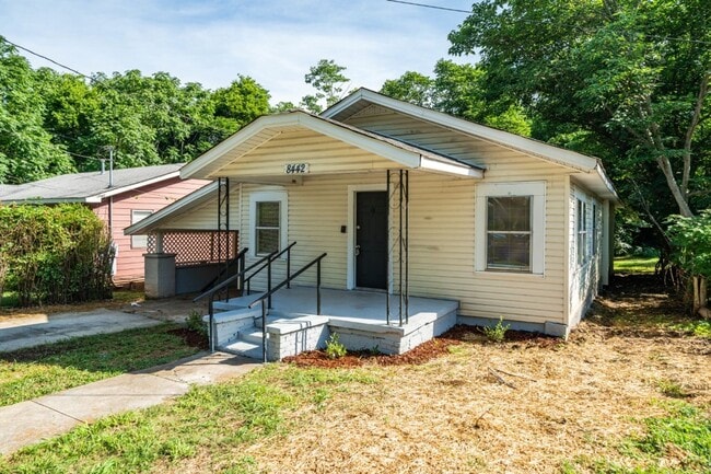 Building Photo - Newly Renovated House for Rent in Leeds, AL – 3 Bed, 2 Bath!