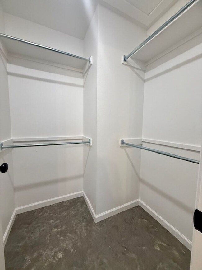 Building Photo - 2532 Hurricane Lake Rd