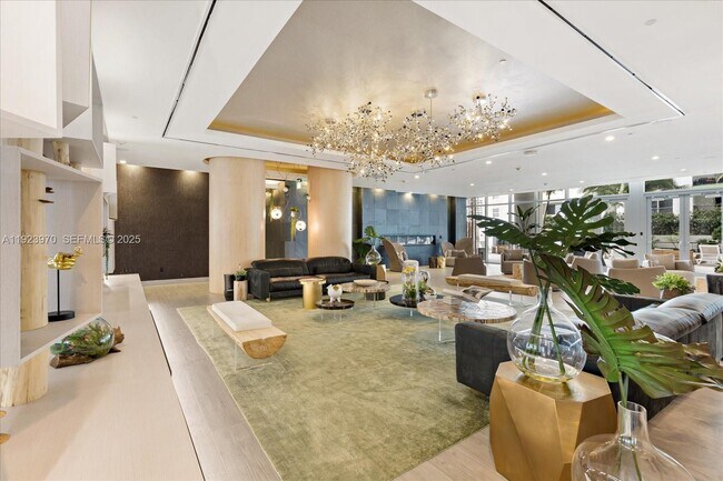 Building Photo - 488 NE 18th St