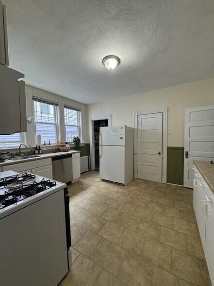 Building Photo - 98 Westbourne Ter
