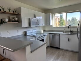 Building Photo - 1055 W 1033 N