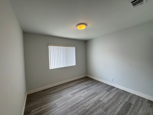 Building Photo - Welcome to Your New Home: Stunning Apartments in Monrovia