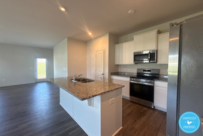 Building Photo - 95 Suhani Ln