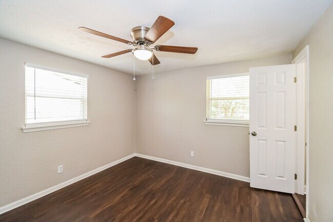 Building Photo - 7563 Patrice Ct