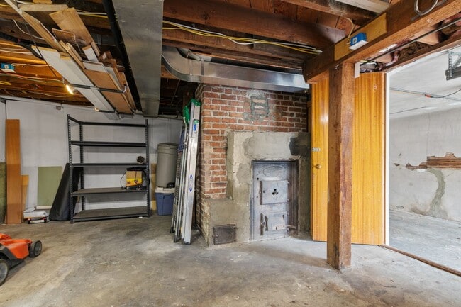 Building Photo - 5Bd/2Ba Seattle Home