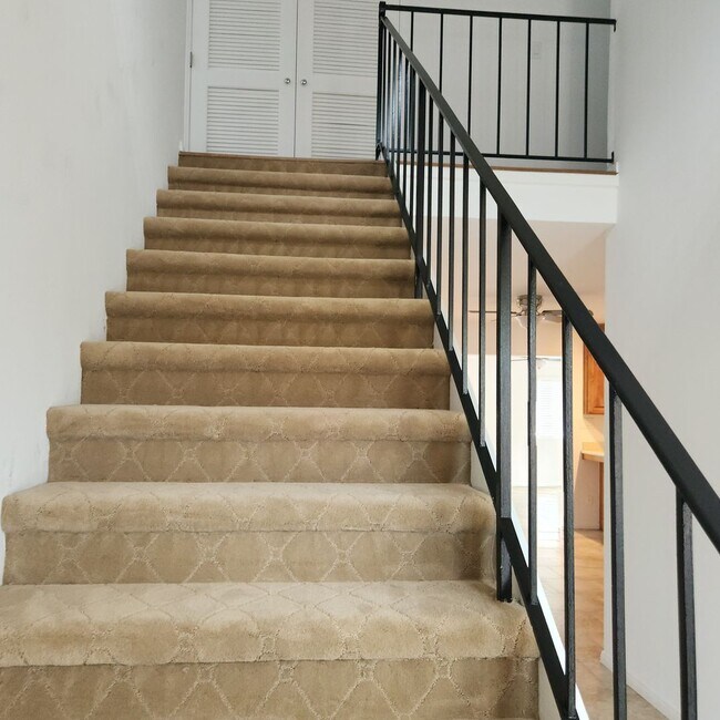 Building Photo - Clairemont Home Just remodeled 3 bed 3 bat...
