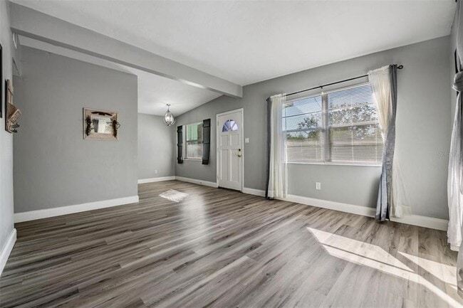 Building Photo - 810 Jurgens St