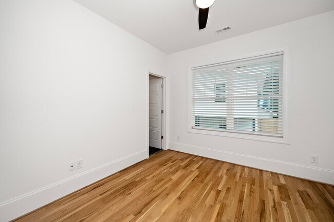 Building Photo - 3809 Burt Dr