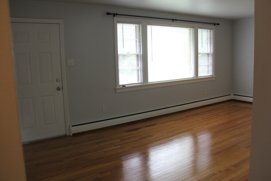 Building Photo - 3707 Brookside Rd