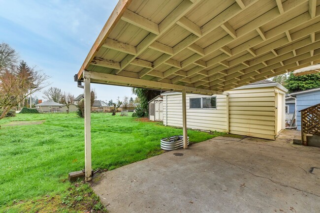 Building Photo - 2 bed 1 bath home in the heart of downtown Forest Grove