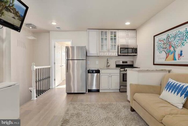 Building Photo - 1720 H St NE