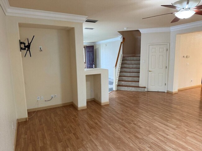 Building Photo - Modern 4 Bedroom w/ Loft Stonegate Area Vacaville *Star Rentals