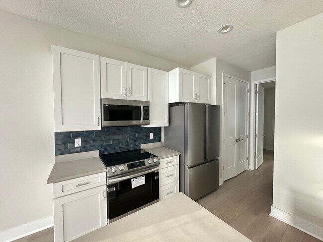 Building Photo - 140-833 Calla Terrace N