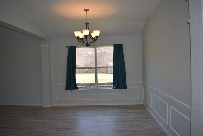 Building Photo - TWO LIVING ROOMS AND TWO DINING ROOMS! Sol...