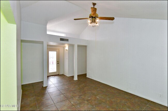 Building Photo - 853 Nita Fay Dr