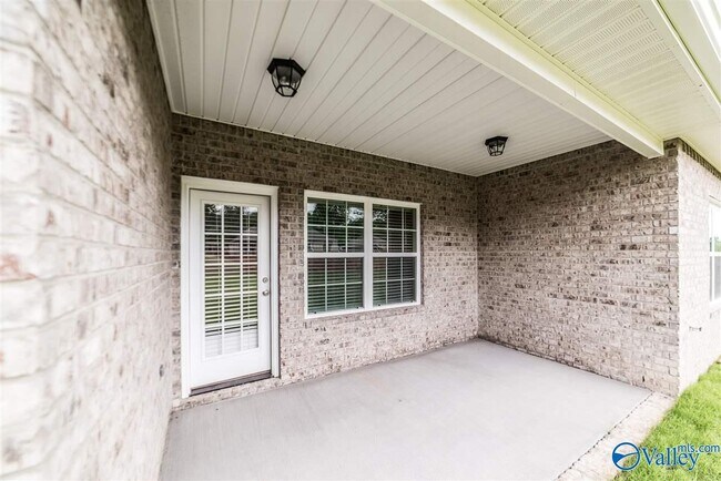 Building Photo - 3029 Crystal Creek Dr