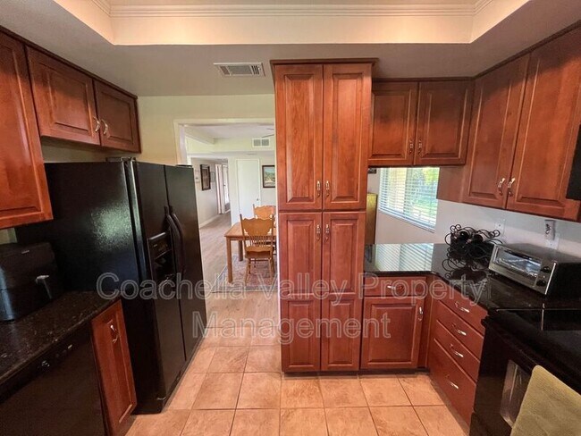 Building Photo - 643 N Vía Acapulco