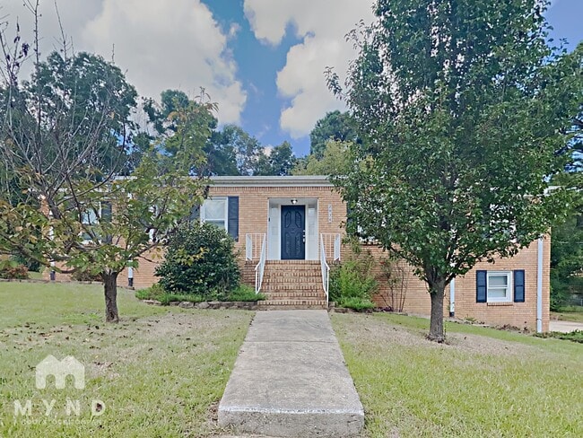 Building Photo - 2034 Brewster Rd