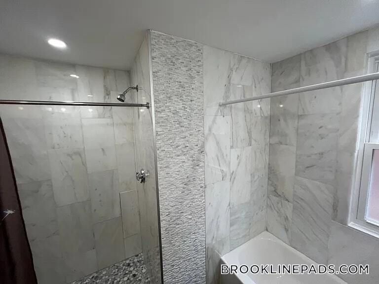 Building Photo - 152 Winchester St