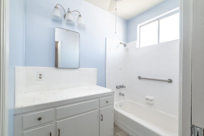 Building Photo - 121 N Spruce St. Montebello CA 90640
