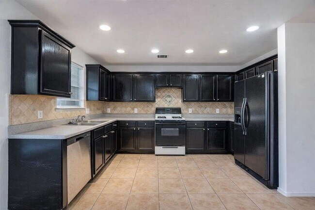 Building Photo - 1032 Doras Dr