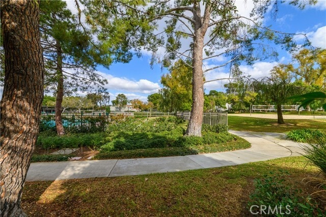 Building Photo - 4601 Green Tree Ln