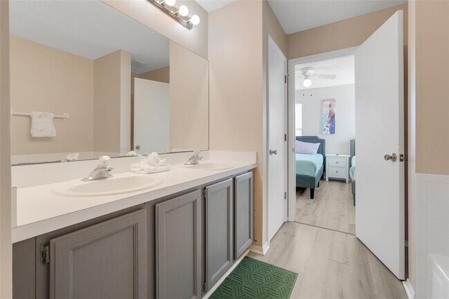 Building Photo - 8607 Knottingham Dr