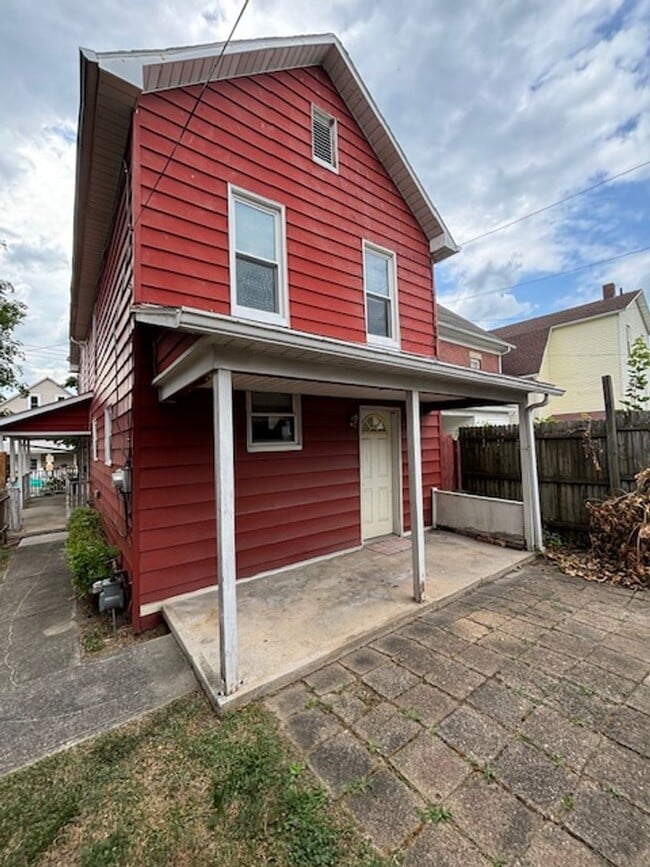 Building Photo - Single Family