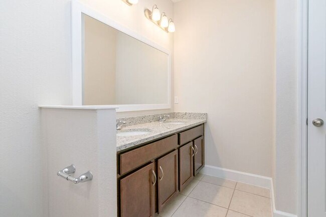 Building Photo - 924 Grand Wildmere Cove
