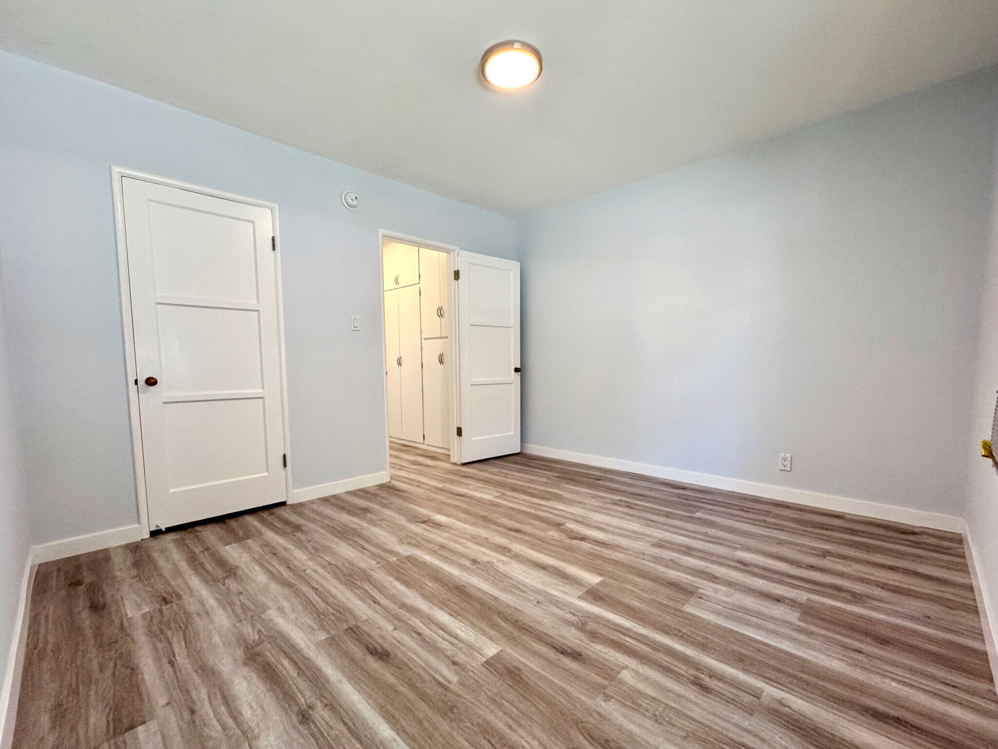 Building Photo - 5242 Comercio Ave