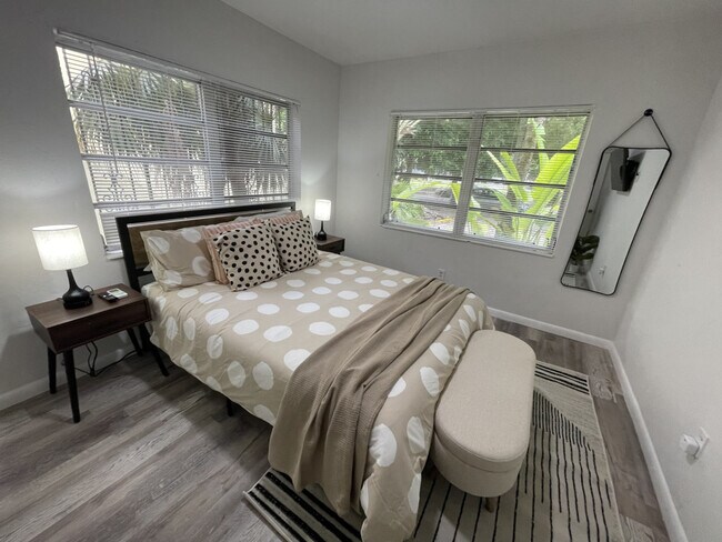 Building Photo - 2635 SW 24th Ave