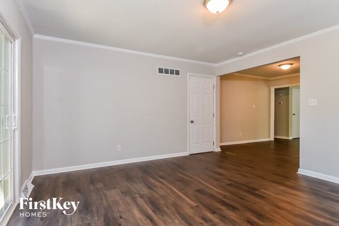 Building Photo - 2314 Killarney Dr