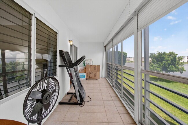 Building Photo - 2015 Cornwall A