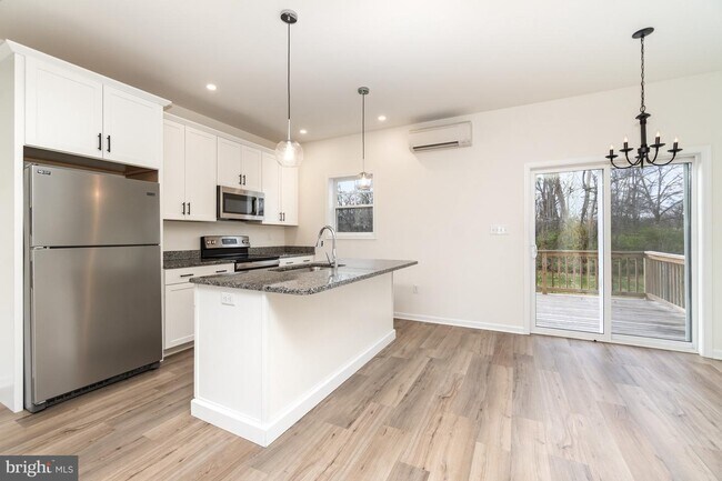 Building Photo - 1134 Franklin St