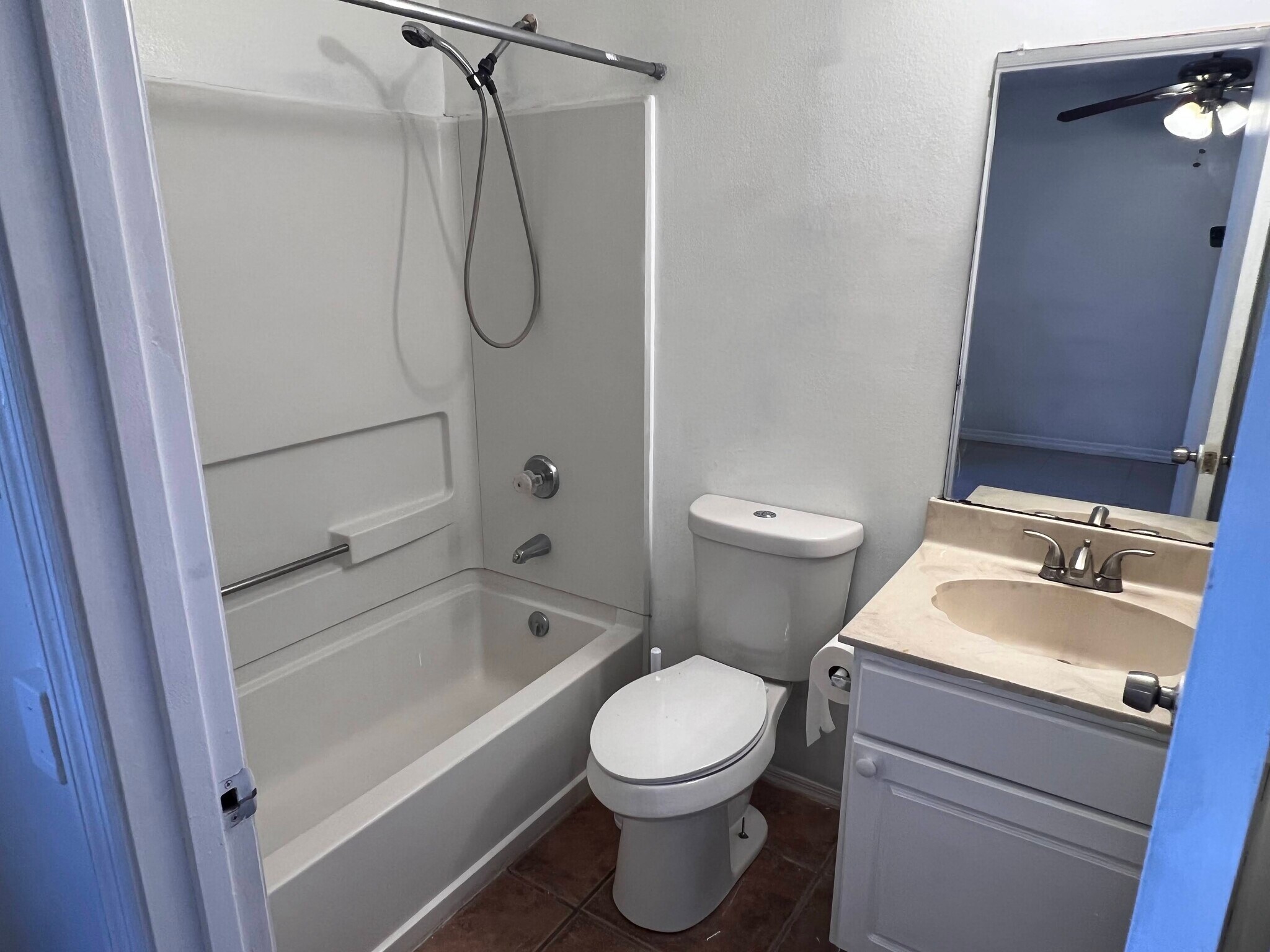 Building Photo - 3651 N Goldenrod Rd