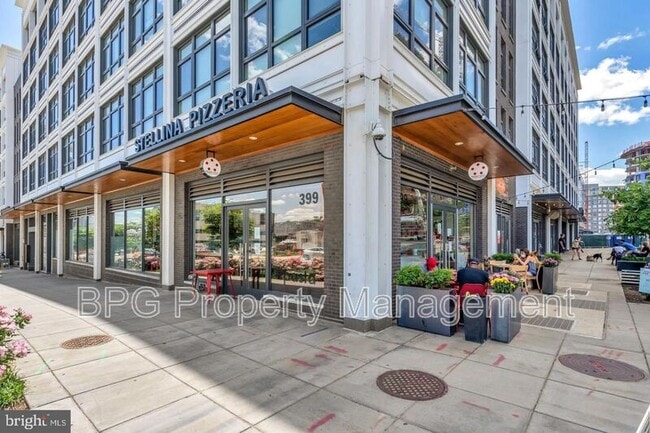 Building Photo - 1037 5th St NE