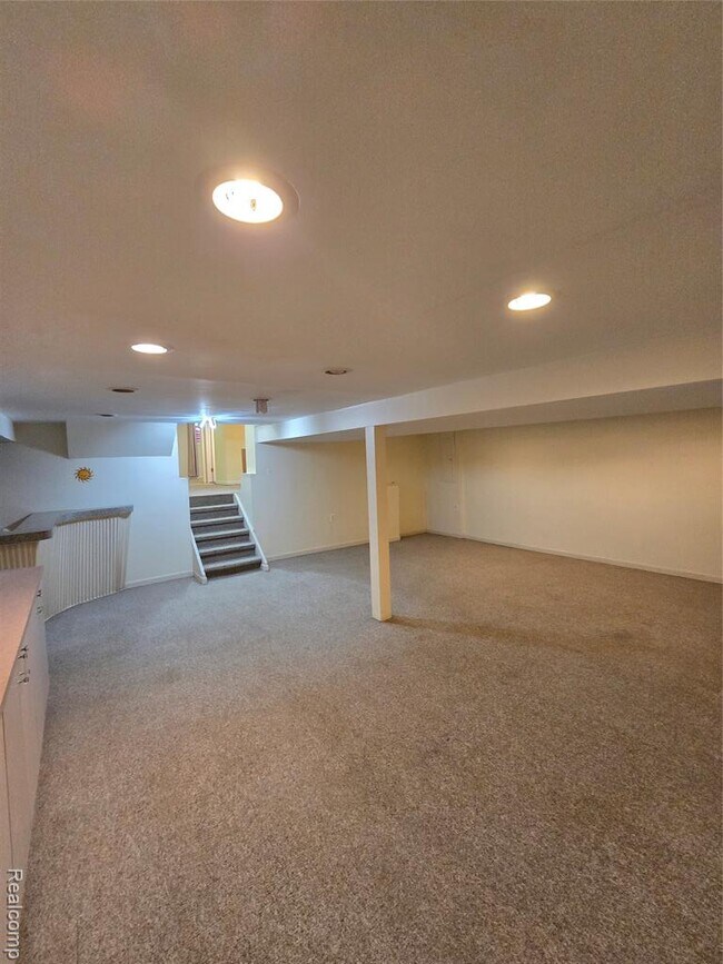 Building Photo - 2310 Cumberland Dr