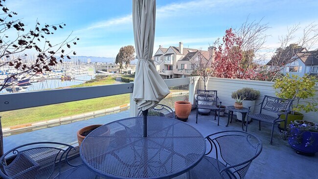 Building Photo - 31 Redondo Ct