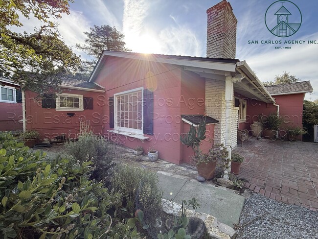 Building Photo - Charming Four Bedroom Carmel-by-the-Sea Co...