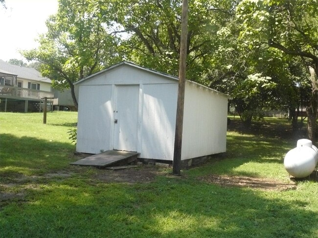 Building Photo - 503 N Chapel St