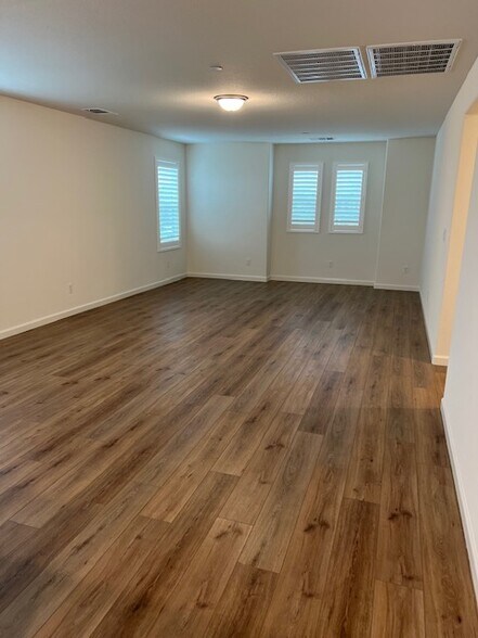 Building Photo - 3062 Buddy Holly Dr